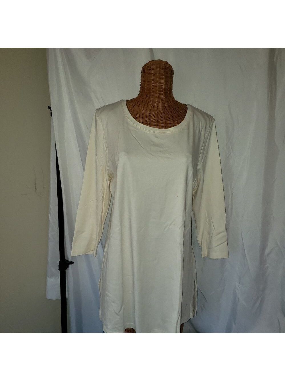 Isaac Mizrahi Live! Women's 3/4 Sleeve Scoop Neck Top